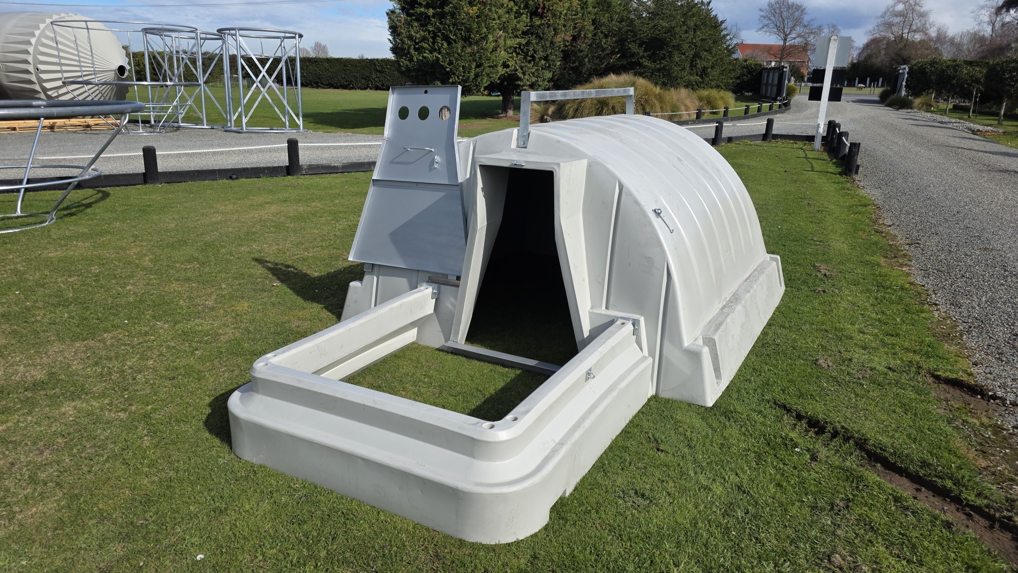 Pig Farrowing Hut